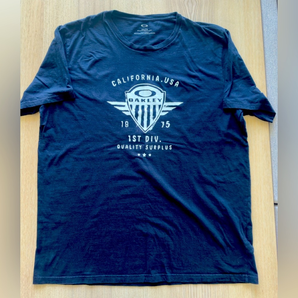 Oakley “1st Division 1975” T-Shirt Men’s XXL
